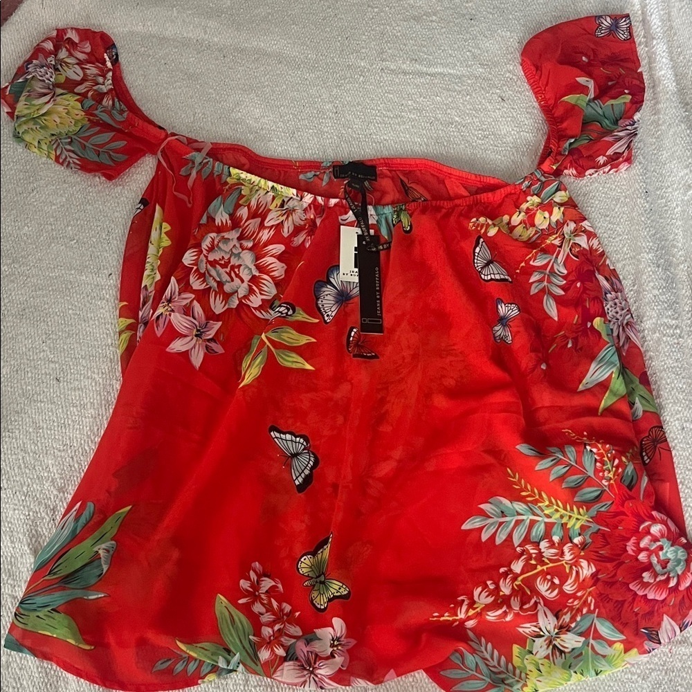 (241)i jeans by Buffalo Bright Red Floral Blouse